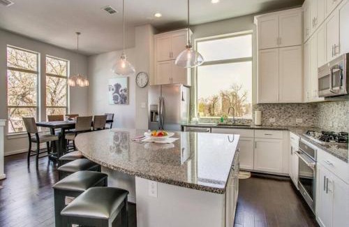 Tobin Hill Casa | Elegant 3 BED Home Walk To Riverwalk/Pearl/St Mary