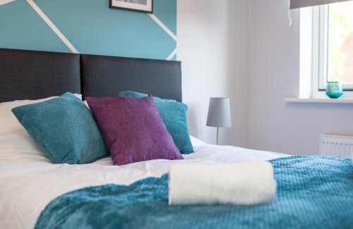 Ashford Casa | Elegant 3 Bed House For 5- City Central - Free Parking