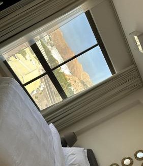 Qurm Apartamento | Elegant 3-Bed room Sea-View