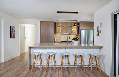 Coronado Condominio | Elegant 3 bedroom/2.5 bath condo 1 blk from Hotel del Coronado