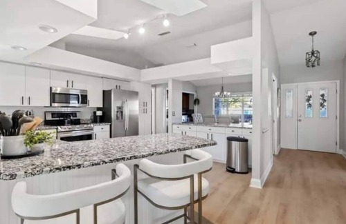 McComb Casa | Elegant 3 Bedroom House