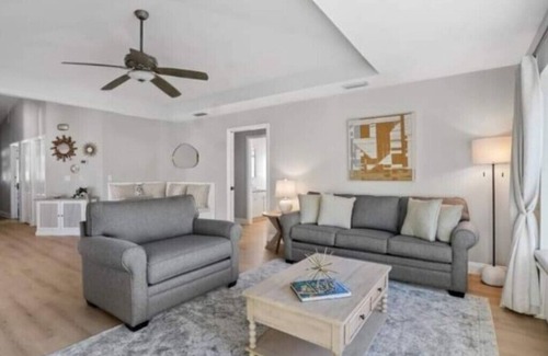 McComb Casa | Elegant 3 Bedroom House