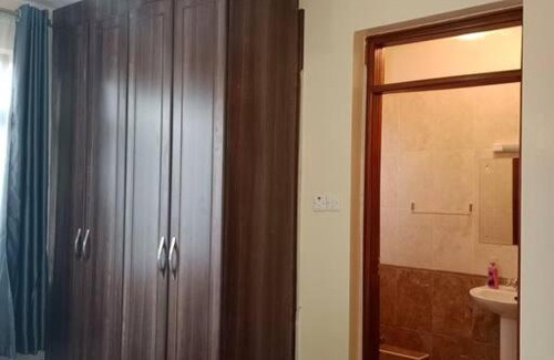 Nanyuki Apartamento | ELEGANT 3 BEDROOMS ALL ENSUITES. B