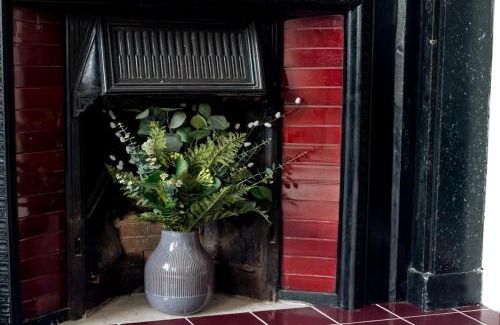 Perth Apartamento | Elegant 3BD Georgian Retreat in Perth City Centre