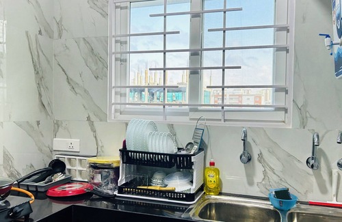Serilingampally Apartamento | Elegant 3BHK Apt near Gachibowli w/All Amenities