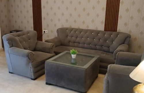 New Delhi Apartamento | Elegant 3BHK Serviced Apartment | Gated Society | Near Deer Park