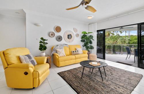 Cairns North Apartamento | Elegant 3BR Cairns Esplanade Apartment with Pool