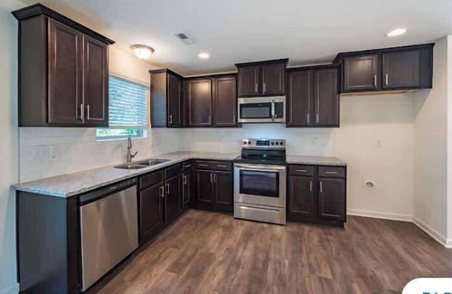 Southwest Raleigh Casa | Elegant 3BR Retreat King Bed Near Cary & NC State