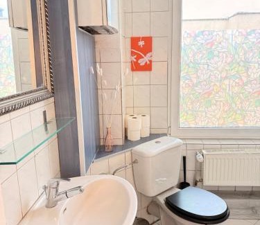 Burgeresch Apartamento | Elegant 4BR Apartment near Citycenter with Balcony