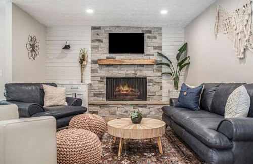 West Omaha Casa | Elegant 4BR Getaway Your Dream Luxury Retreat