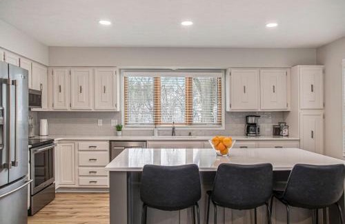 West Omaha Casa | Elegant 4BR Getaway Your Dream Luxury Retreat