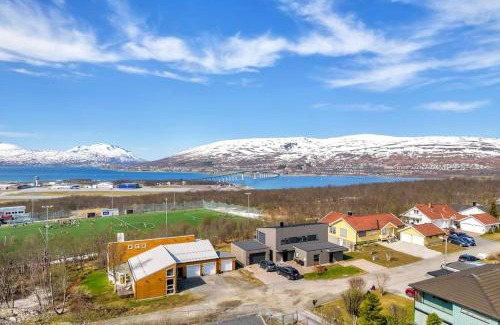 Tromso Villa | Elegant 4BR villa with great views and location