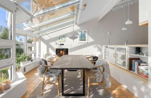 Tromso Villa | Elegant 4BR villa with great views and location
