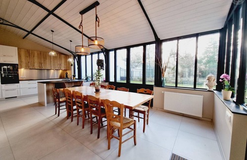 Arneke Cabaña | Casa señorial con jardín, cerca de Lille y Dunkerque, 5 habitaciones, ideal para familias y eventos.