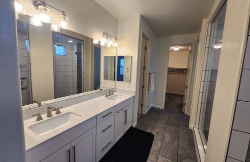 Las Vegas Casa | Elegant 5BR w/ King Beds and Poker Table