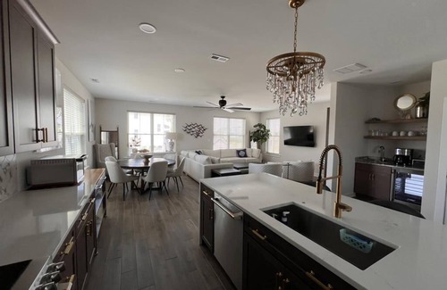 Bethany Beach Casa | Elegant 6-Bed Coastal Retreat w/ Pool