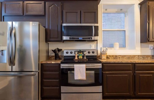 Tower Grove East Casa | Elegant 6BR/4BA Family Home w/Garage / ABODEbucks