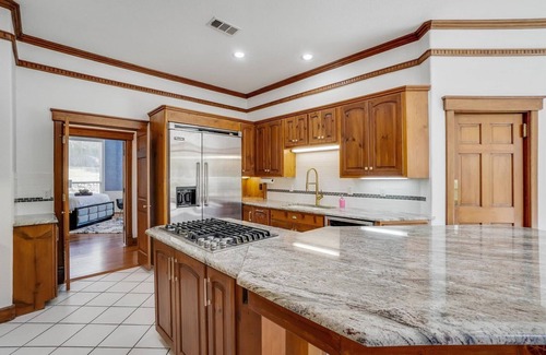 Garland Casa | Elegant 6BR Mansion on 22 Acres w/Pool & Creek