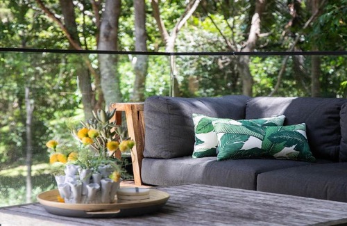 Macmasters Beach Casa | Elegant Abode Only Moments To Macmasters Beach