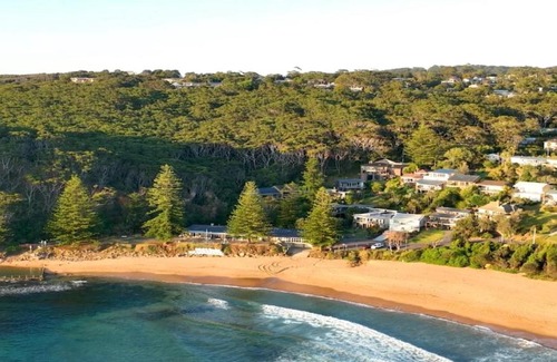 Macmasters Beach Casa | Elegant Abode Only Moments To Macmasters Beach