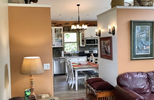 Ketchikan Casa | Elegante, asequible, privada, cabaña frente al mar, a solo 4 millas al norte de la ciudad
