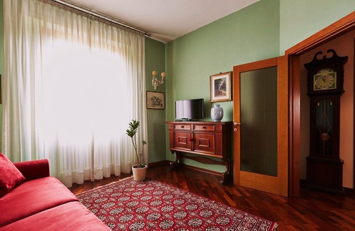 Isolotto Apartamento | Apartamento elegante y luminoso con parking privado