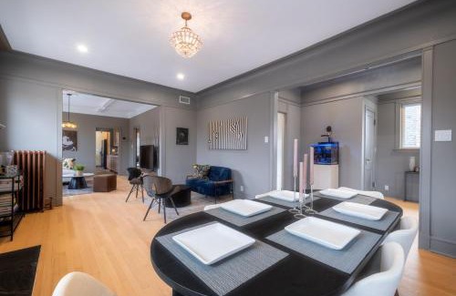 Rogers Park Apartamento | Elegant and Chic 2Bed 2Bath steps from the lake!
