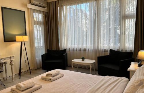 Gumussuyu Mahallesi Apartamento | Elegant and Cozy 2BR with Balcony near Taksim
