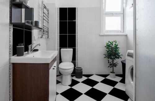 Gumussuyu Mahallesi Apartamento | Elegant and Cozy 2BR with Balcony near Taksim