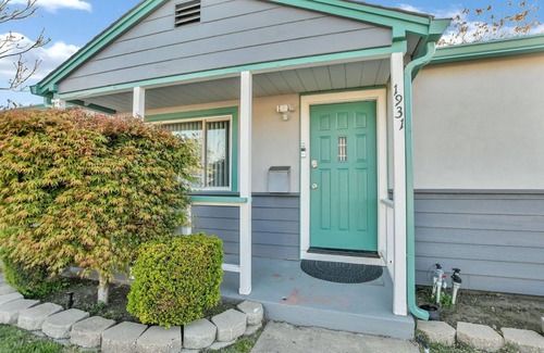 Antioch Casa | Elegant and Cozy Antioch Getaway- MAIN house