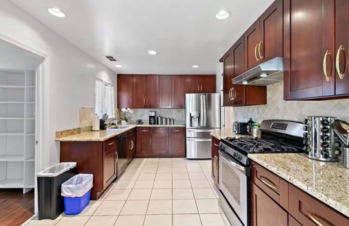 Farm Hills Casa | Elegant and Inviting Home in RWC