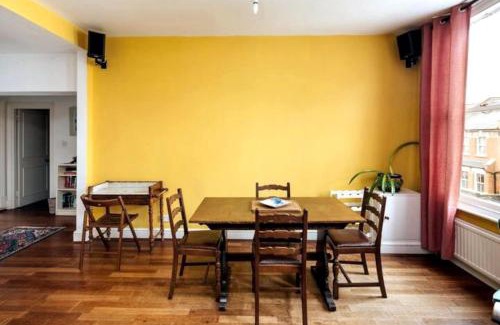Hammersmith and Fulham Apartamento | Elegant and Peaceful 2BD apt - Barons Court/London