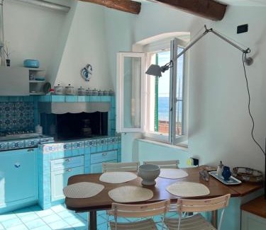 Borgo Antico Apartamento | Elegant apartment with sea view