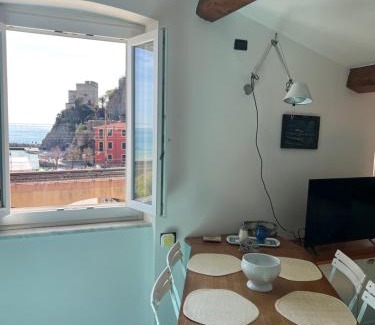 Borgo Antico Apartamento | Elegant apartment with sea view