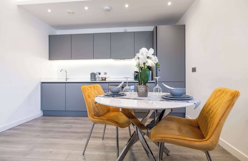 Great Linford Apartamento | Elegant apartment 2, local to Milton Keynes shopping centre and theatre district