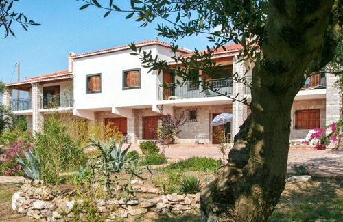 Skafidia Apartamento | Elegant Apartment in Agios Ilias with Sea View