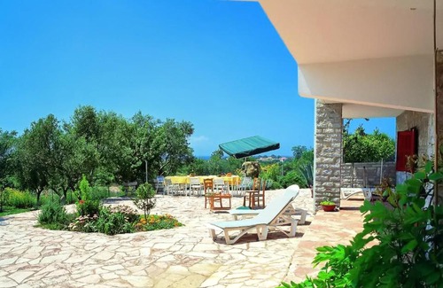 Skafidia Apartamento | Elegant Apartment in Agios Ilias with Sea View