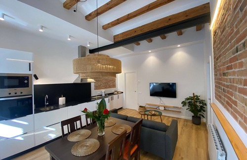 El Poble-sec Apartamento | Elegant Apartment in Poble Sec