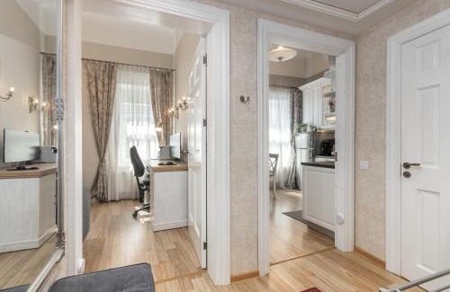 Centrs Apartamento | Elegant Apartment in historical centre & Free Locked PARKING