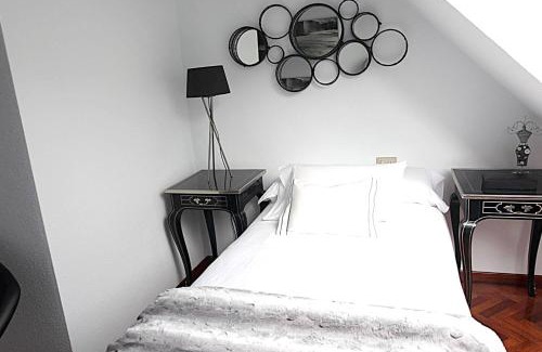 Malpica de Bergantinos Apartamento | Elegant Apartment in Malpica with Sea View