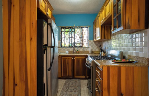 Mandeville Apartamento | Elegant apartment with WiFi in safe , private area in Mandeville