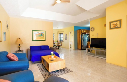 Mandeville Apartamento | Elegant apartment with WiFi in safe , private area in Mandeville