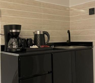 Mizail Apartamento | Elegant apartment with a living room and a bedroom