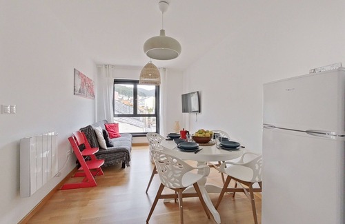 Viveiro Apartamento | Elegante Apt. totalmente equipado p/4 en la Playa de Viveiro