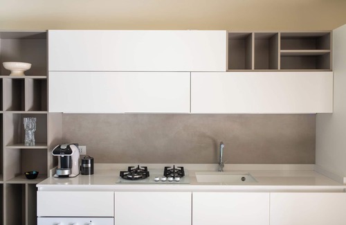Puegnago del Garda Apartamento | Elegant Apt 1 in Villa with Pool and garden - Lake 5 Minutes walks