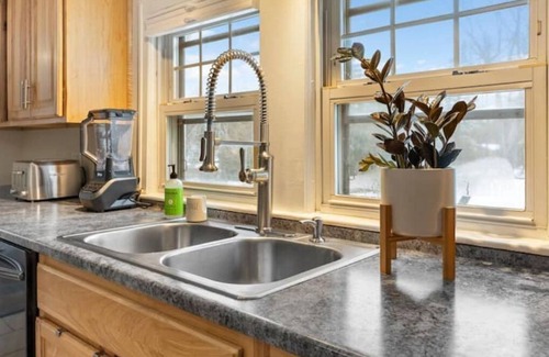Southern Coast Apartamento | Elegant apt minutes from beach