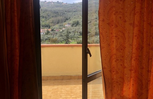 Caramagna Ligure Apartamento | elegant attic and mountain bikes