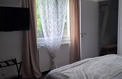 Saint-Quentin-sur-le-Homme Cama Y Desayuno | Elegant B&B in the Bay of Mont Saint-Michel