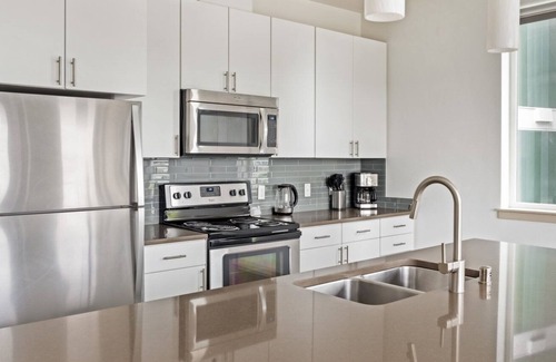 Old Ballard Apartamento | Elegant Ballard 2BR w/ W/D, BBQ & Gym, near Waterfront, by Blueground