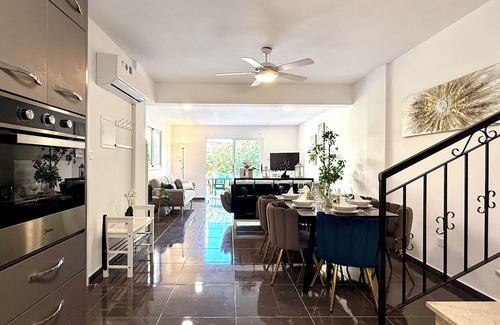 Pervolia Villa | Elegant Beach Villa Moonstone with Lounge and BBQ
